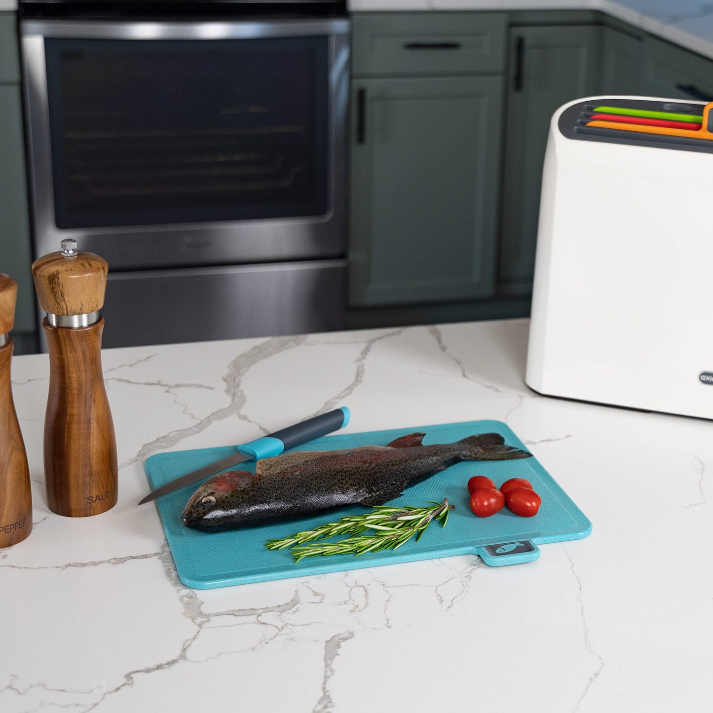 Smart Cutting Board and Knife Set